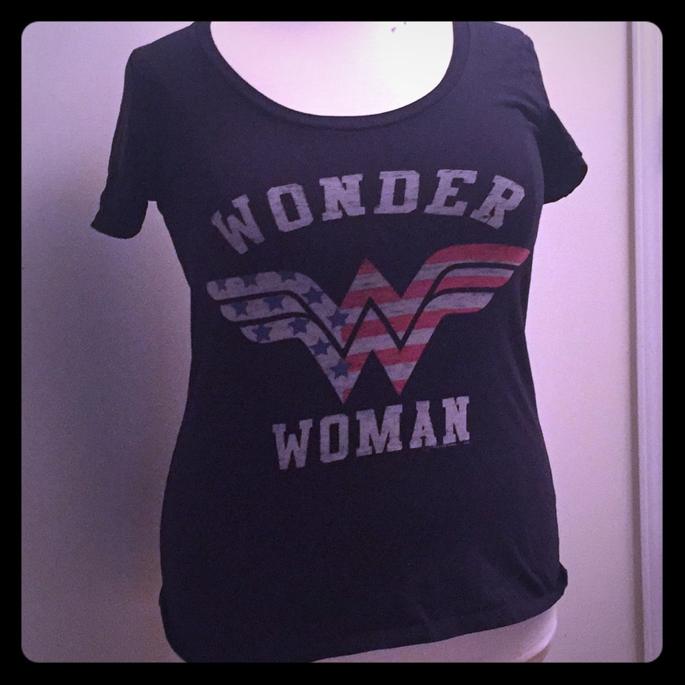 👊🏼wonder women graphic Tee 👊🏼